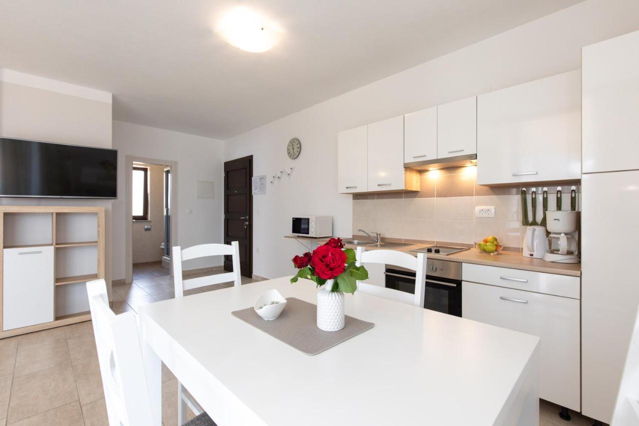 Apartments Otia Seaview Порат Екстериор снимка