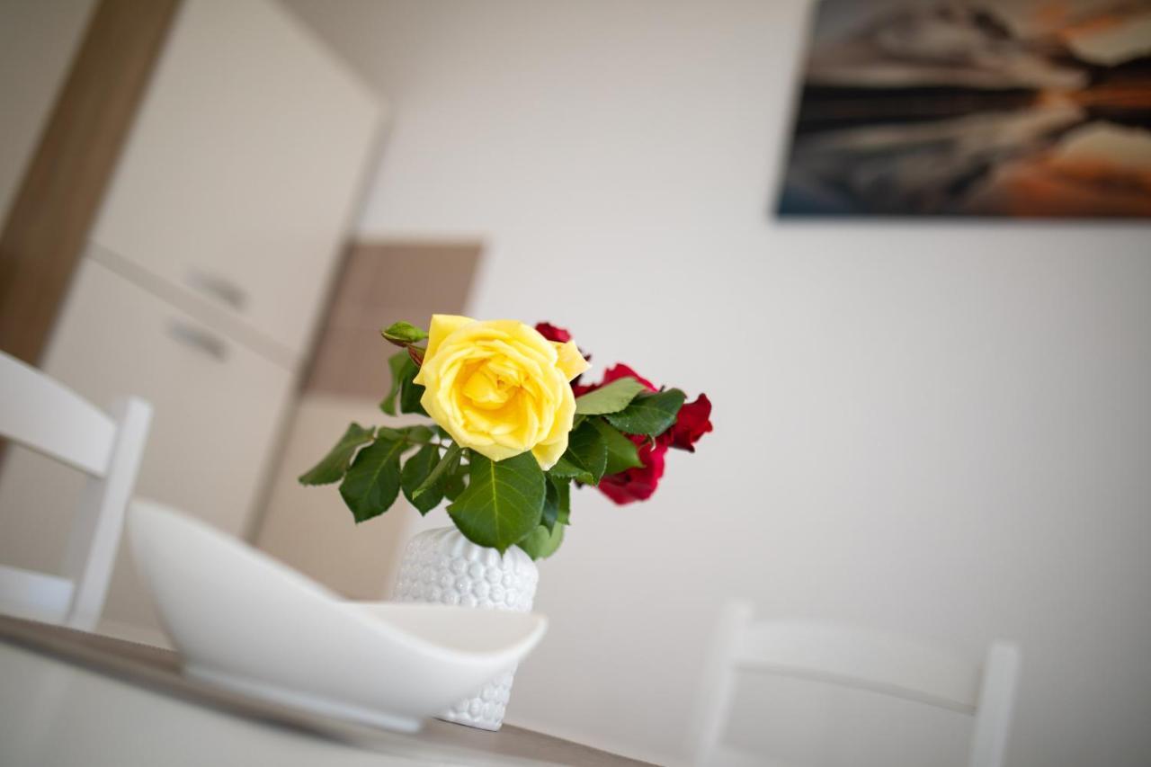 Apartments Otia Seaview Порат Екстериор снимка