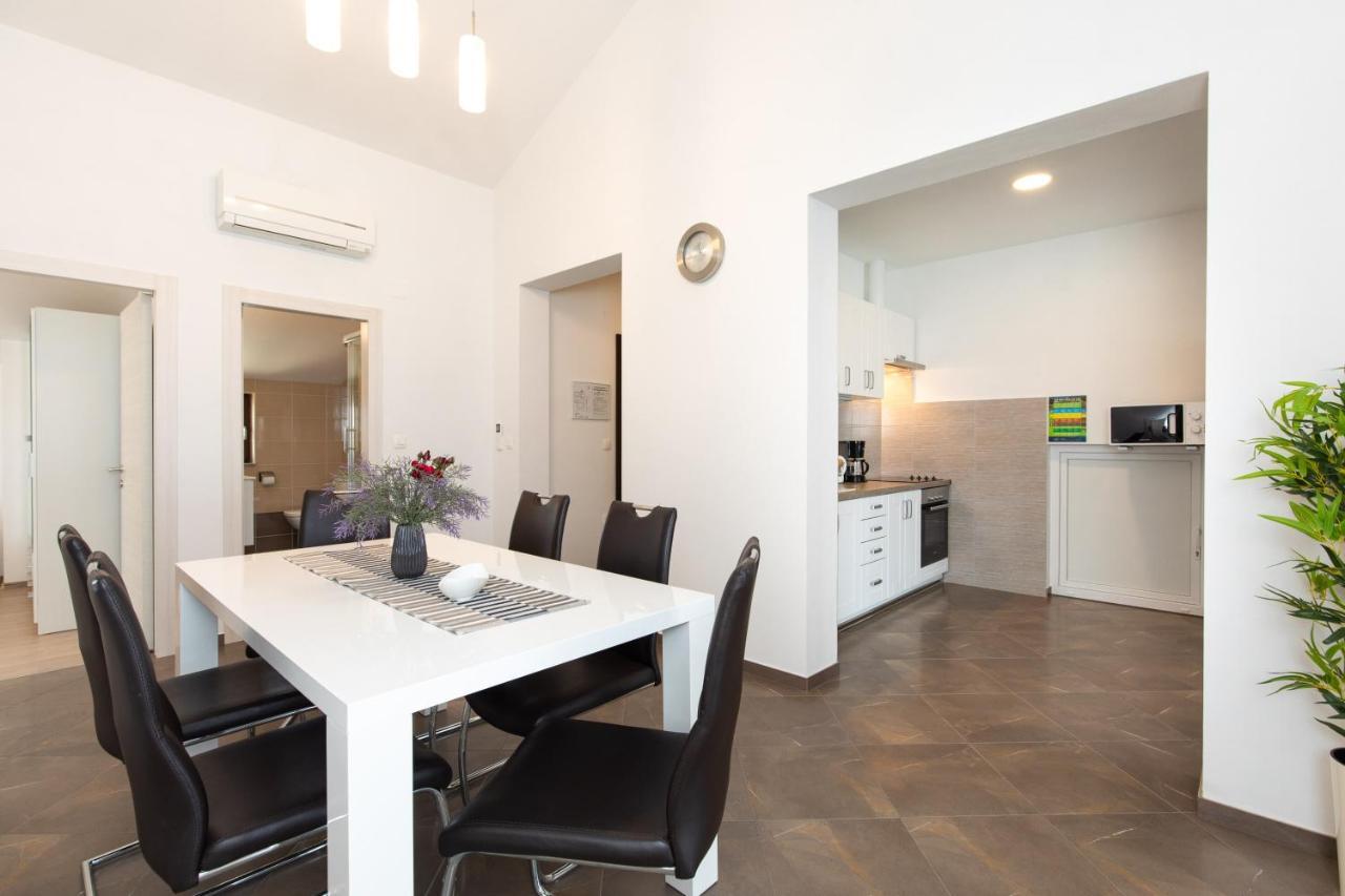 Apartments Otia Seaview Порат Екстериор снимка