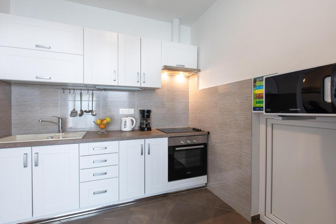 Apartments Otia Seaview Порат Екстериор снимка
